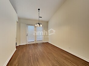 916 Springs Hill Way in Nashville, TN - Foto de edificio - Building Photo