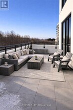 750 Whitlock Ave in Milton, ON - Building Photo - Building Photo