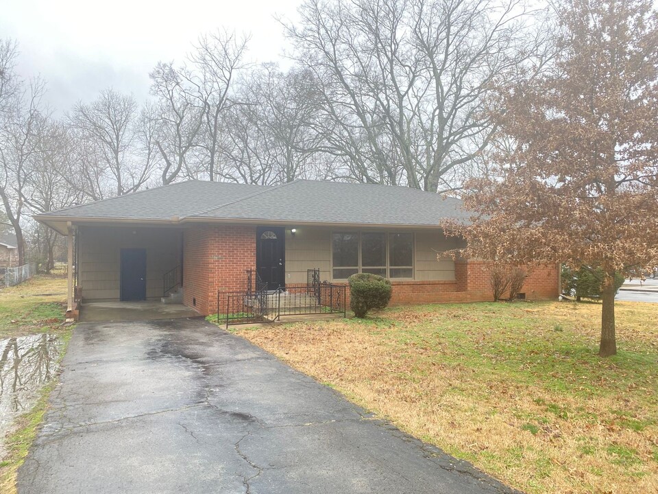 1527 Stonewall Blvd in Murfreesboro, TN - Foto de edificio