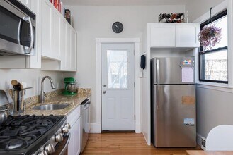 15 Trowbridge St, Unit #11 in Cambridge, MA - Foto de edificio - Building Photo