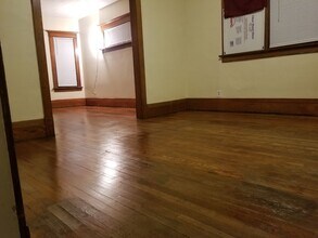 720 W 9th St in Waterloo, IA - Building Photo - Building Photo