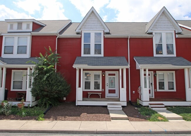1241 Frost Pl