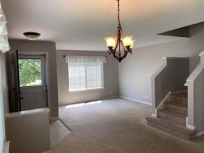 86 Amberly Dr in Round Lake, IL - Building Photo - Building Photo