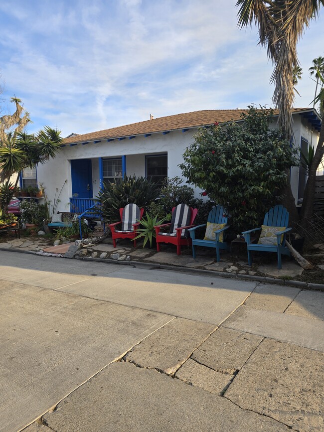 614 Pico Pl, Unit Front House in Santa Monica, CA - Building Photo - Building Photo