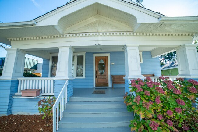 5114 SE Holgate Blvd in Portland, OR - Foto de edificio - Building Photo