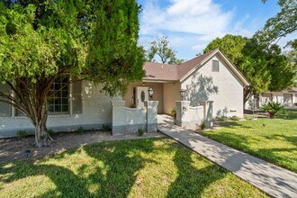 106 Angela Dr in Del Rio, TX - Building Photo - Building Photo