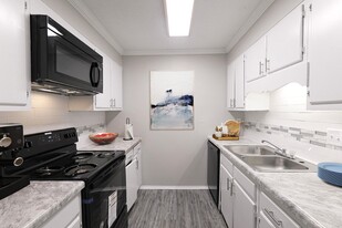 Experience Woodmere Reserve – Where Comfor... in Montgomery, AL - Building Photo
