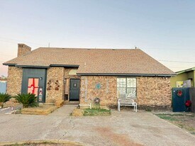 8523 Ontario Loop in Laredo, TX - Building Photo