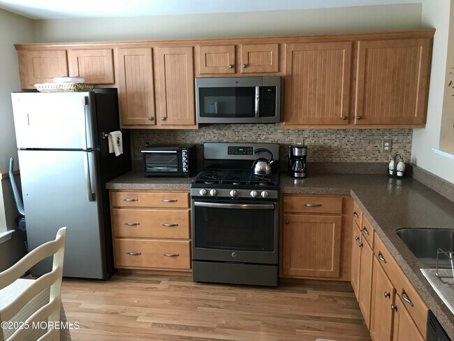 101 Lexington Ct in Holmdel, NJ - Building Photo - Building Photo