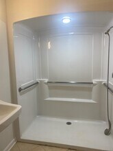 94 4th Ave in Bay Shore, NY - Building Photo - Building Photo