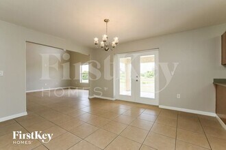 618 Chavers St E in Lehigh Acres, FL - Building Photo - Building Photo