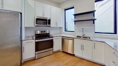 3859 Lancaster Ave in Philadelphia, PA - Foto de edificio - Building Photo