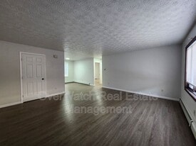 8116 Boundary Ave in Anchorage, AK - Building Photo