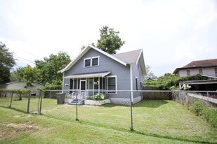 333 Liberty Ave in Port Arthur, TX - Building Photo