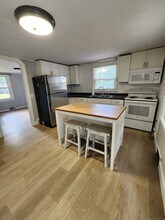25 Cronin St in Bristol, CT - Foto de edificio - Building Photo