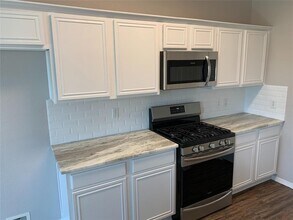 4903 Chase More Dr in Bacliff, TX - Building Photo - Building Photo