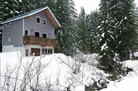 1151 Yellowstone Trail Rd in Snoqualmie Pass, WA - Foto de edificio - Building Photo