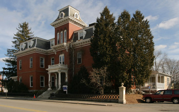 241 Middle St in Portsmouth, NH - Foto de edificio - Building Photo