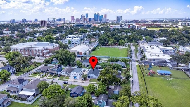 property at 310 W Warren Ave