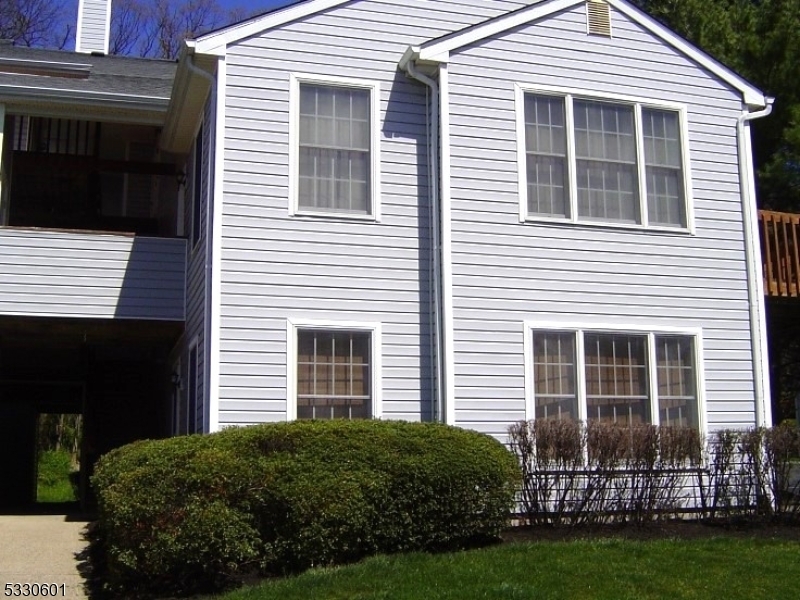 54 Stonyridge Dr in Lincoln Park, NJ - Building Photo