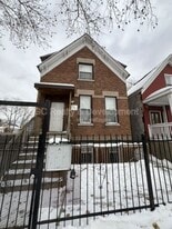 915 N Monticello Ave in Chicago, IL - Building Photo