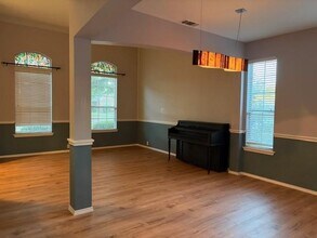 4704 Bear Run Dr in Plano, TX - Foto de edificio - Building Photo