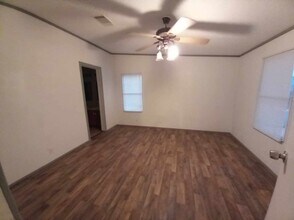 209 S Ave B in Burkburnett, TX - Building Photo - Building Photo