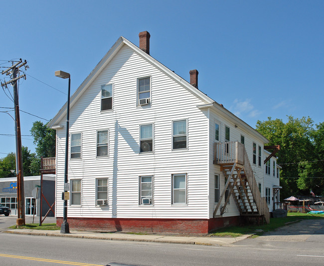 951 Main St in Westbrook, ME - Building Photo - Building Photo