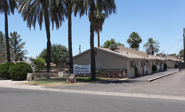 Wells Apartments in Phoenix, AZ - Foto de edificio - Building Photo