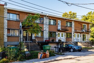 2160 De Hampton Av in Montréal, QC - Building Photo