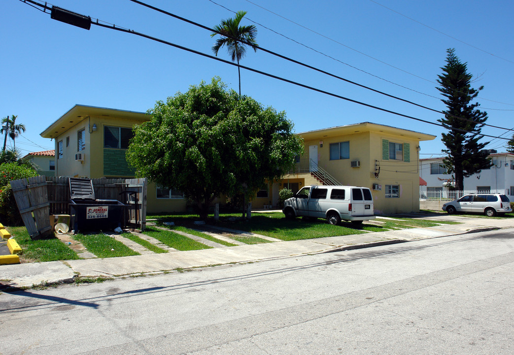 460 NE 82nd Ter in Miami, FL - Foto de edificio