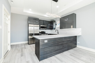 2712 24th pl in Chicago, IL - Building Photo - Interior Photo