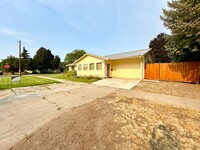 408 N Anderson St in Ellensburg, WA - Foto de edificio - Building Photo