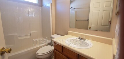 2520 Trailwood Dr in Cantonment, FL - Building Photo - Building Photo