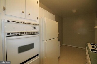 10500 ROCKVILLE in Rockville, MD - Building Photo - Building Photo