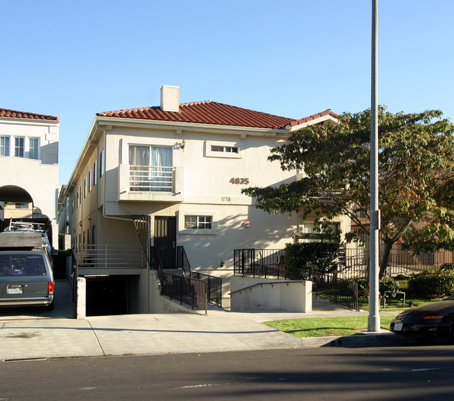 4835 Elmwood Ave in Los Angeles, CA - Foto de edificio - Building Photo