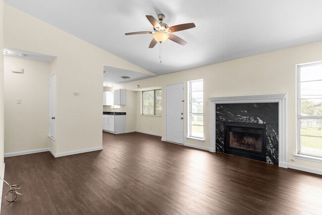2013 Hinkle Ave in Killeen, TX - Building Photo - Building Photo