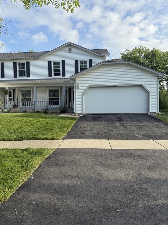 1706 Westbridge Ct in Schaumburg, IL - Building Photo