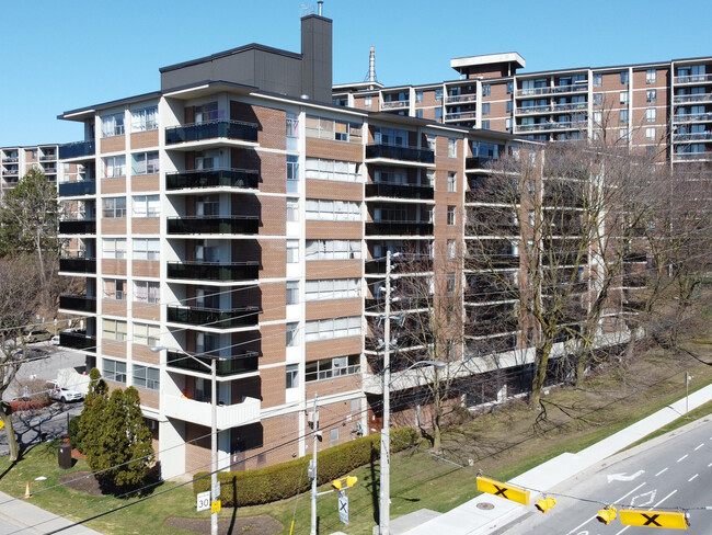 Park Vista Apartments in Toronto, ON - Building Photo - Building Photo