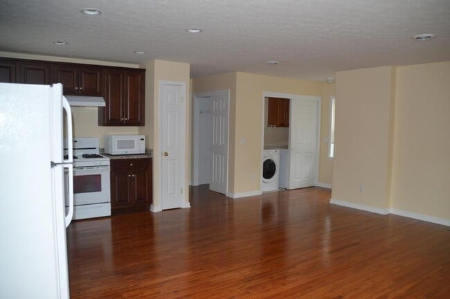 112 Southview Terrace in Rochester, NY - Building Photo - Building Photo