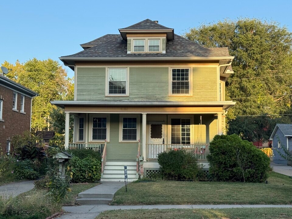 1029 20th St in Rock Island, IL - Foto de edificio