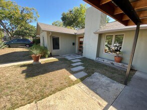 1415 Bentwood Rd in Austin, TX - Building Photo - Building Photo
