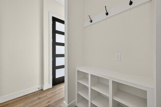 808 Fortune St in Houston, TX - Foto de edificio - Building Photo