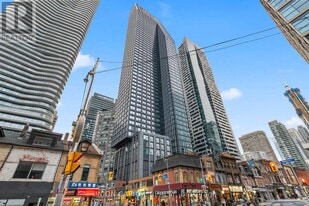 8 Wellesley St W in Toronto, ON - Building Photo