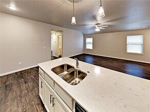 11516 Keystone Cir in Oklahoma City, OK - Building Photo - Building Photo
