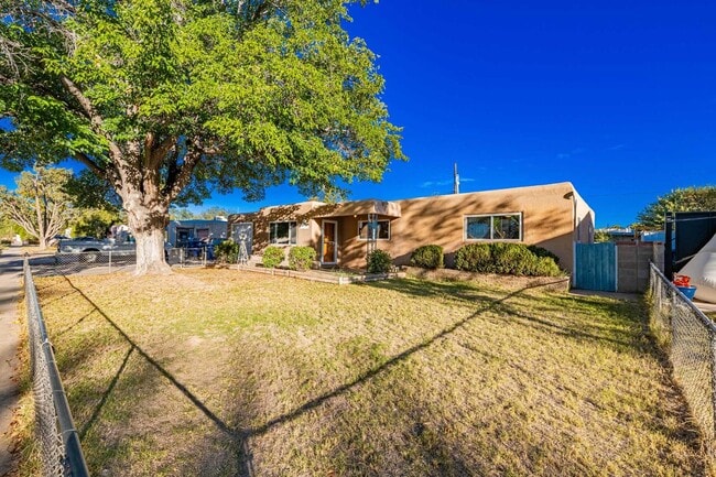 1321 Delamar Ave NW in Albuquerque, NM - Building Photo - Building Photo