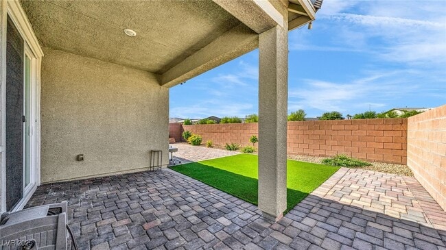 property at 5827 Casa Branca St