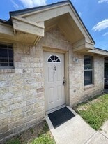 1205 S Palm Dr in Pharr, TX - Building Photo