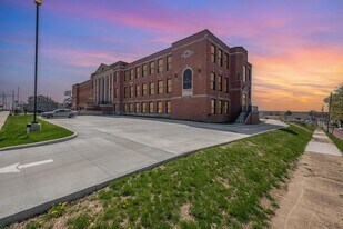 301 N Mulberry St in Mount Vernon, OH - Building Photo