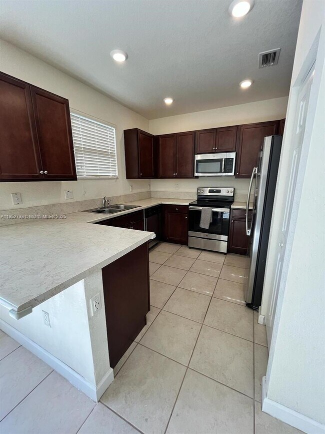 159 SE 33rd Terrace in Homestead, FL - Building Photo - Building Photo